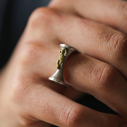 Kara delik ''Relax''