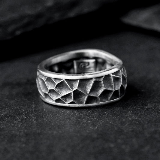 Çekiç Dövme Desenli Yüzük