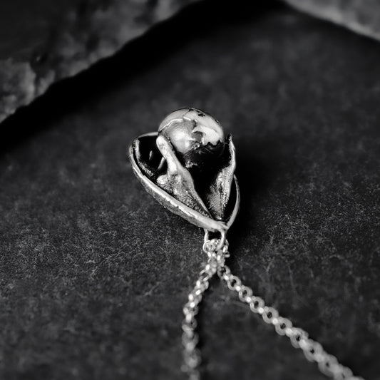 Avucumda Dünya Kolye