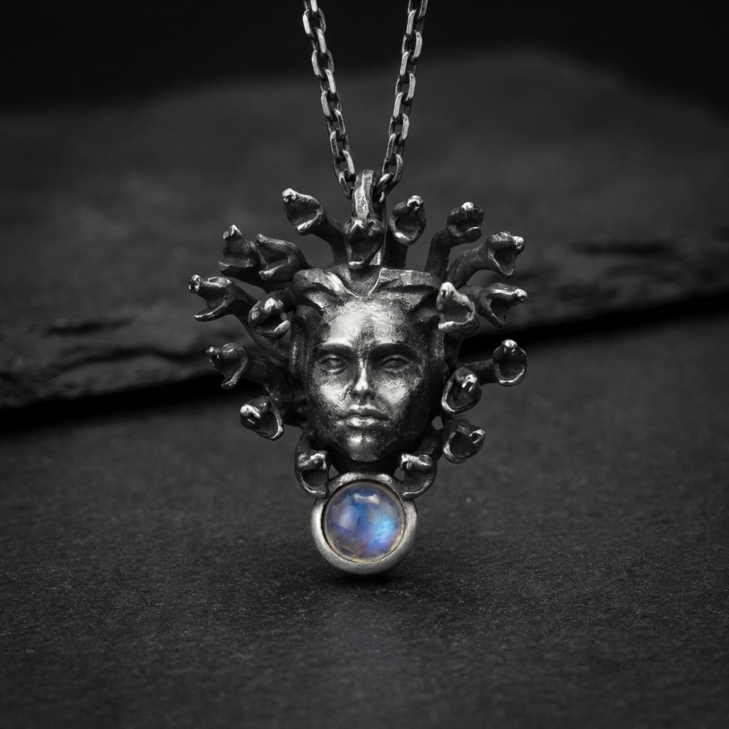 Medusa Kolye